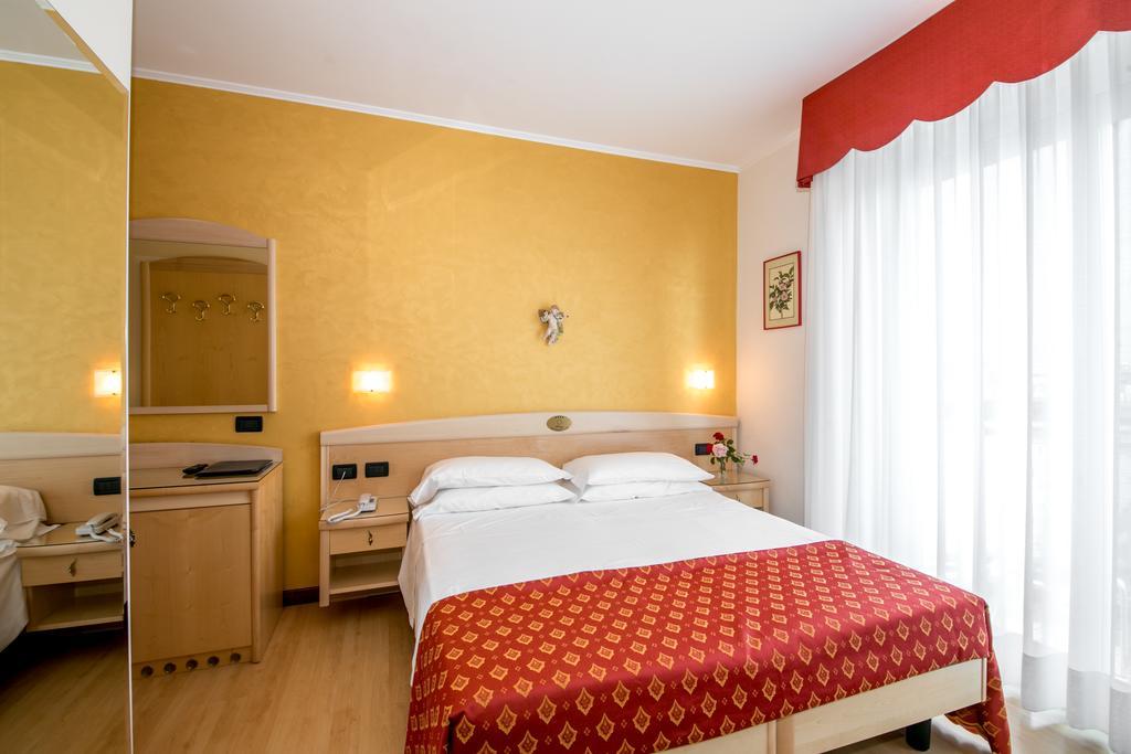 Helios Hotel